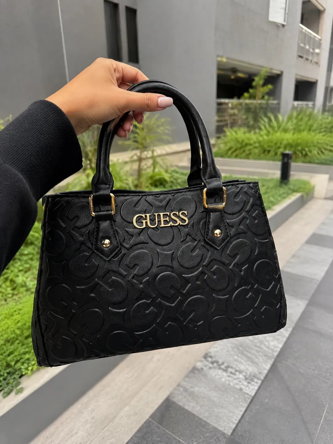 Bolso Guess Satchel Negro