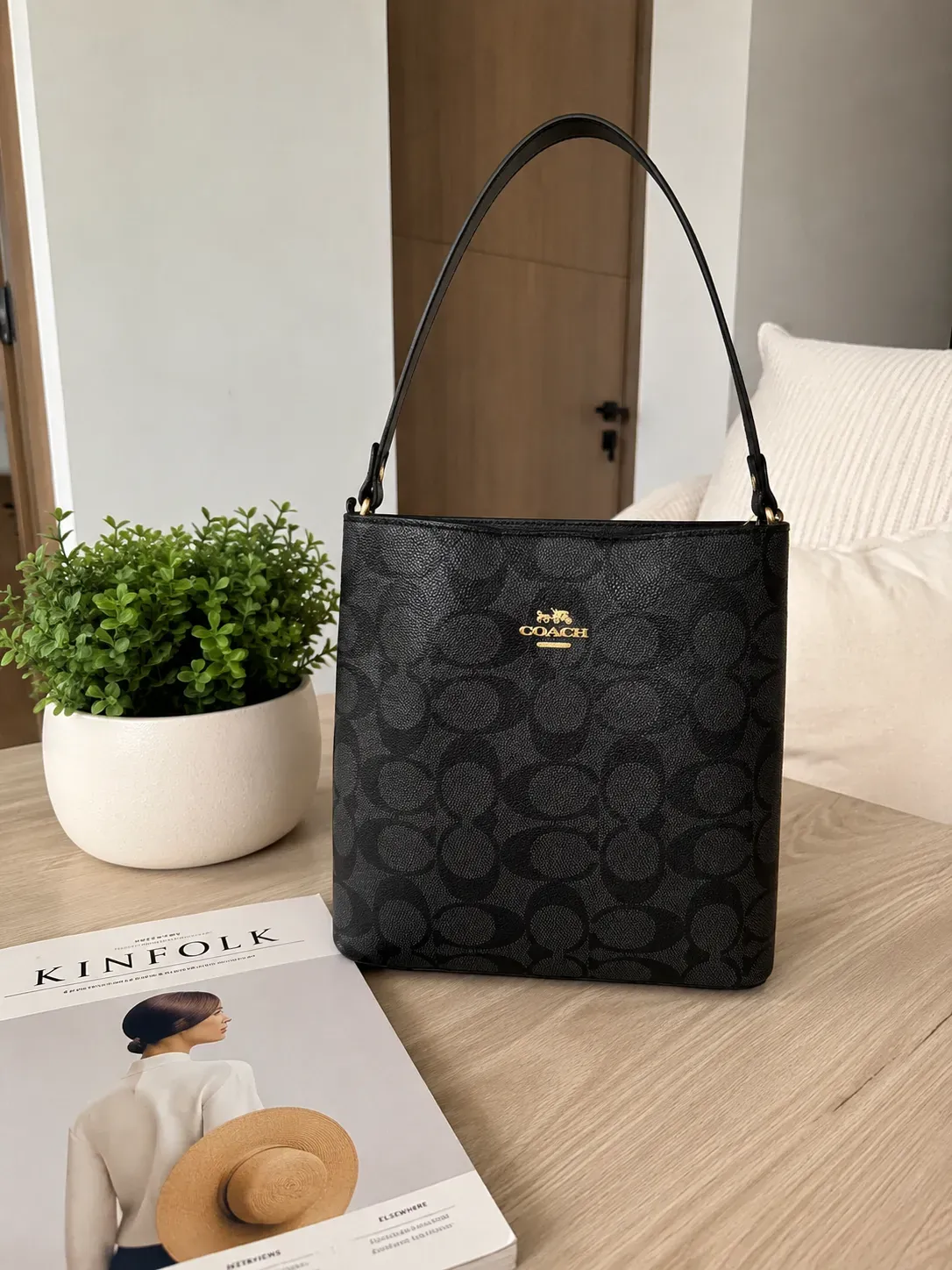 Bolso de hombro Coach Monogram