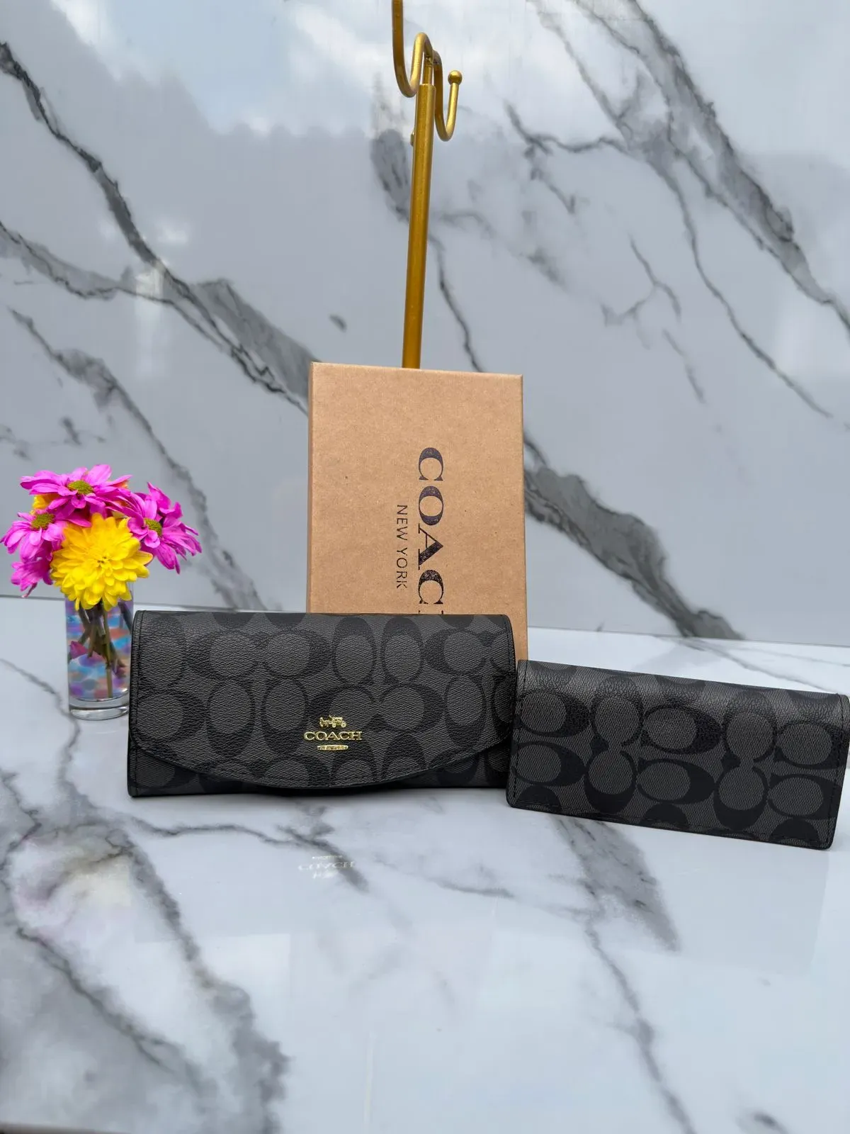 Set de Billeteras Coach Negras con Monograma