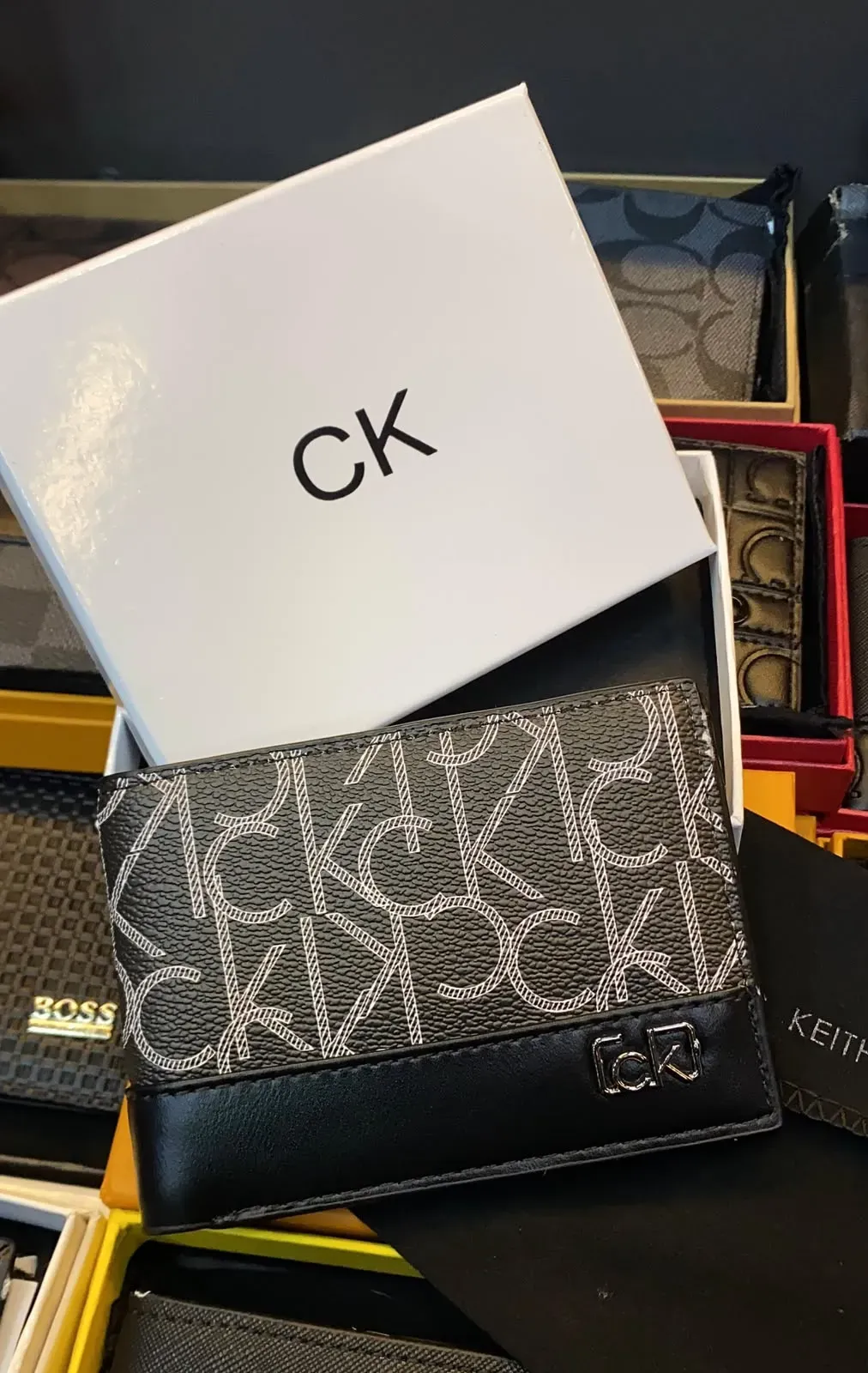 Billetera Calvin Klein Negra con Monograma CK