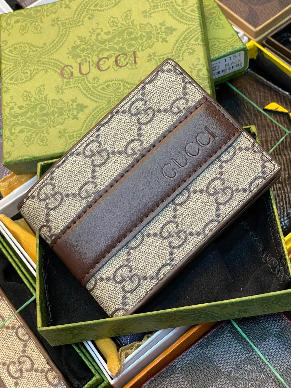 Billetera GUCCI Monogram con Franja Central en Cuero Marrón