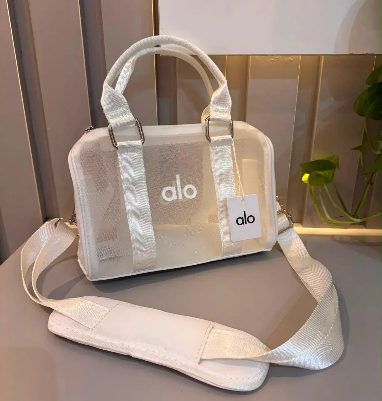 Bolso ALO Deportivo Blanco con Correa Ajustable