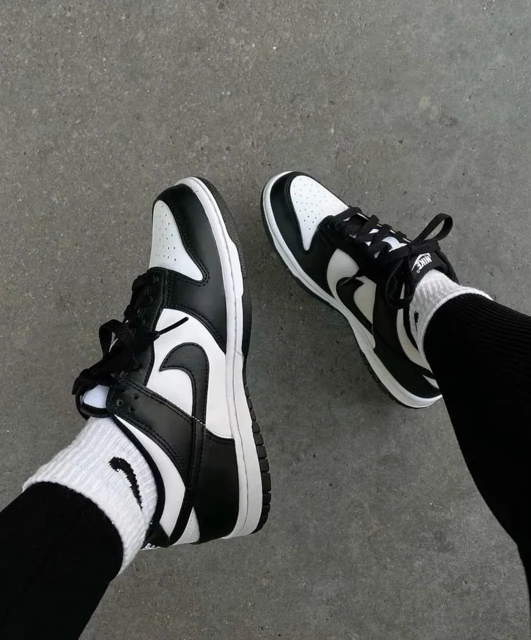 NIKE SB BLANCA , NEGRA