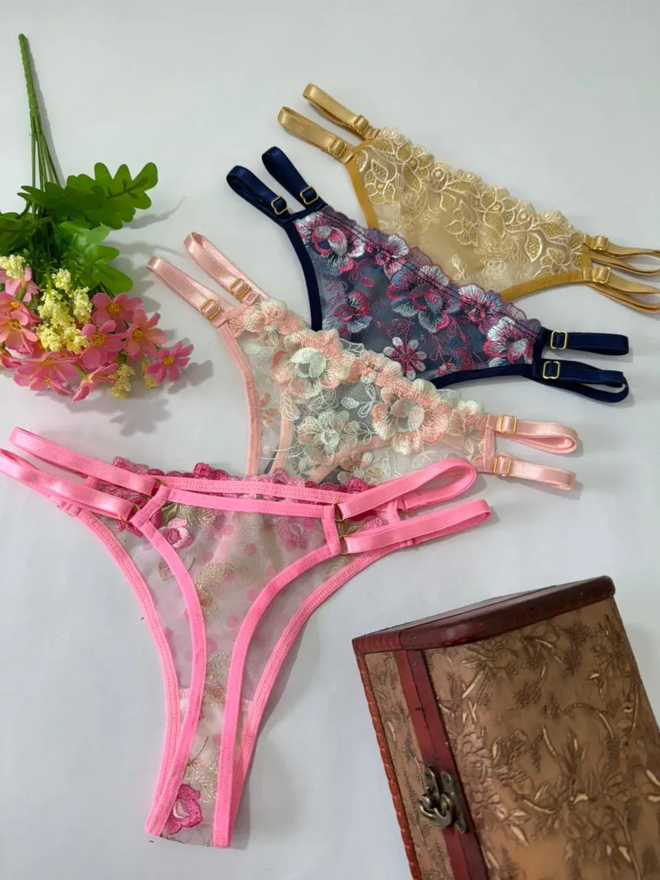 PANTY BORBADA