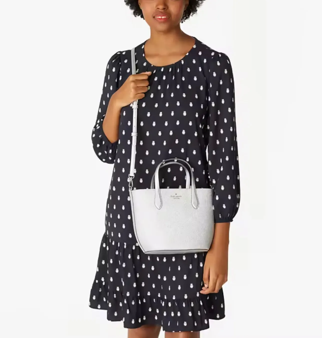 Kate Spade Crossbody Satchel tela brillantina plateada