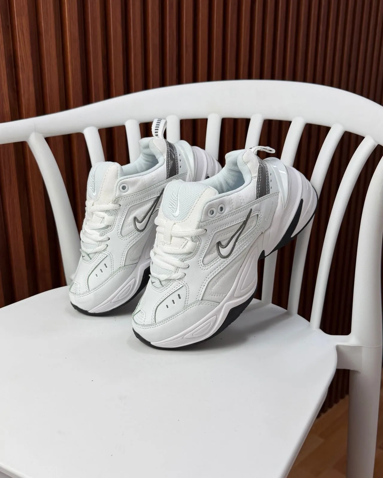 NIKE TEKNO BLANCA GRIS