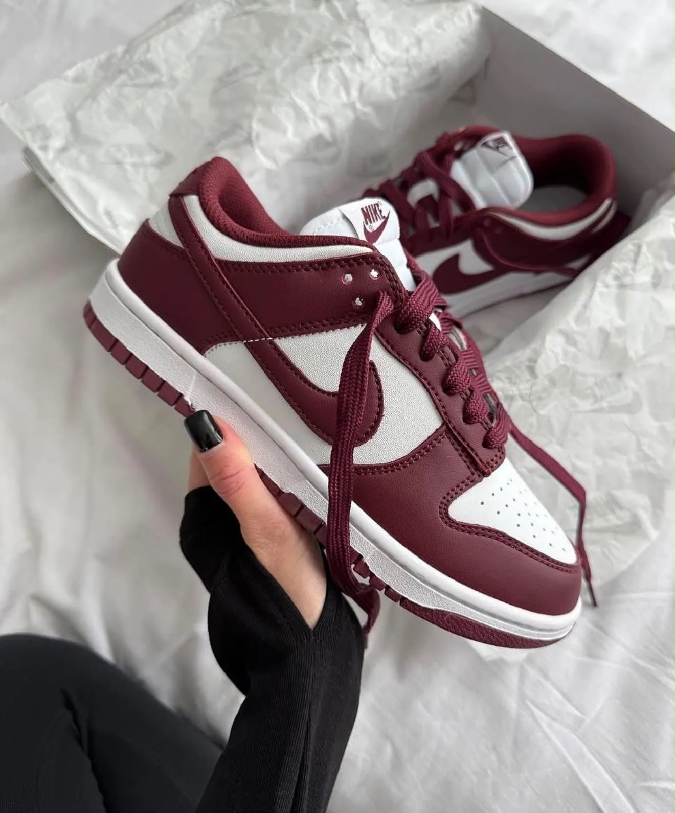 NIKE DUNK VINOTINTO BLANCA
