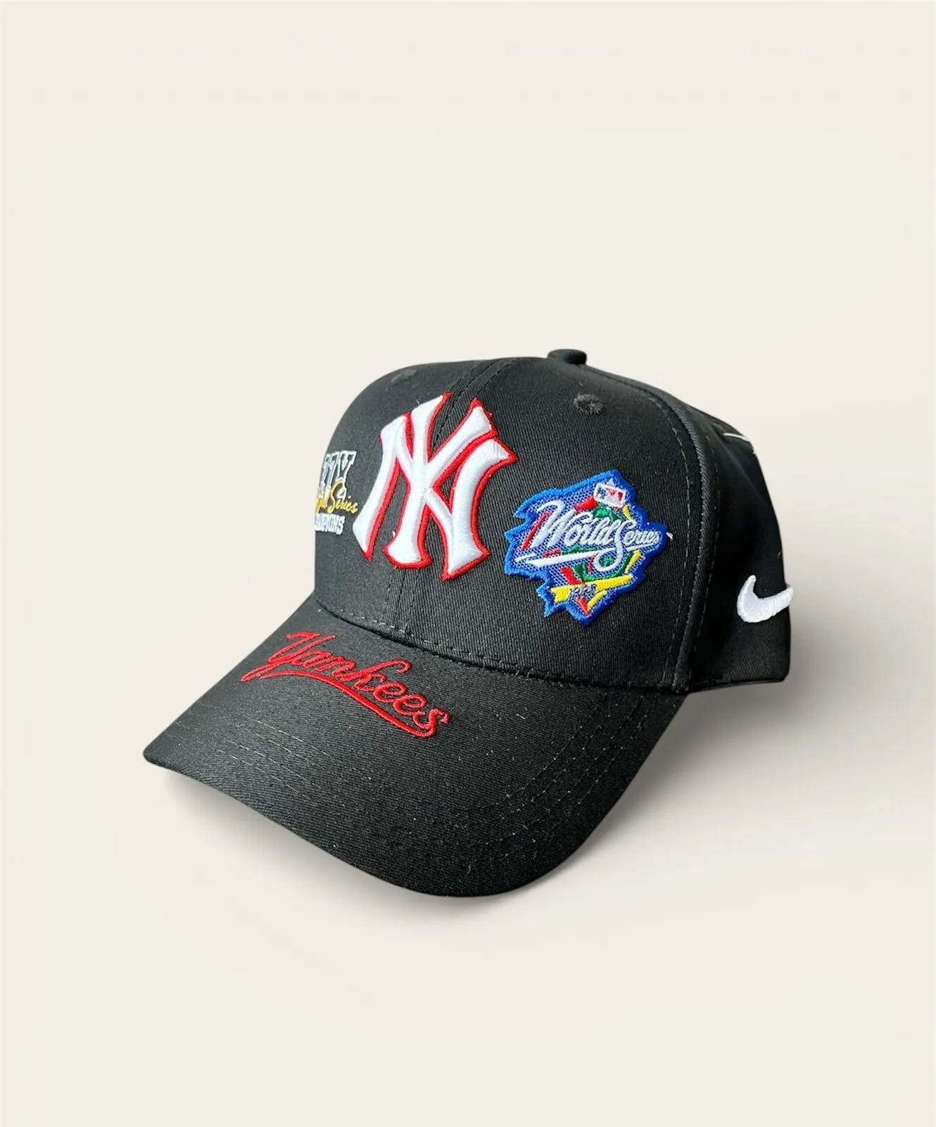 Gorra New York Yankees - Edición Especial World Series con Parches Conmemorativos