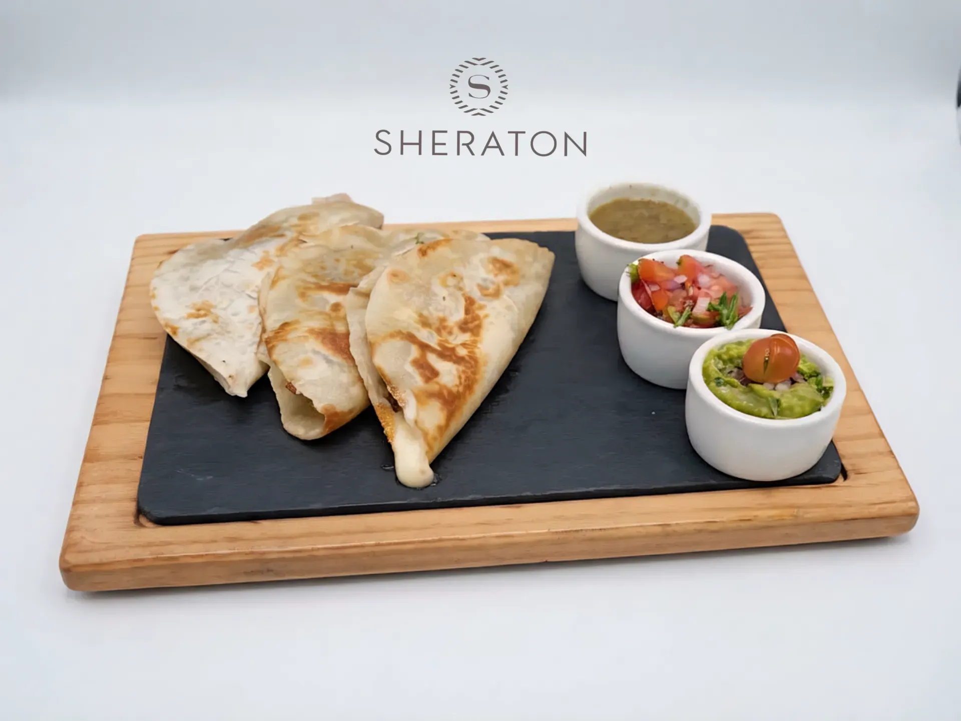 QUESADILLA DE BRISKET