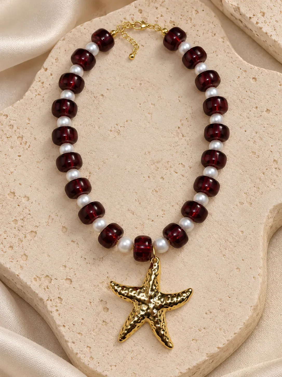 Collar marron de estrella