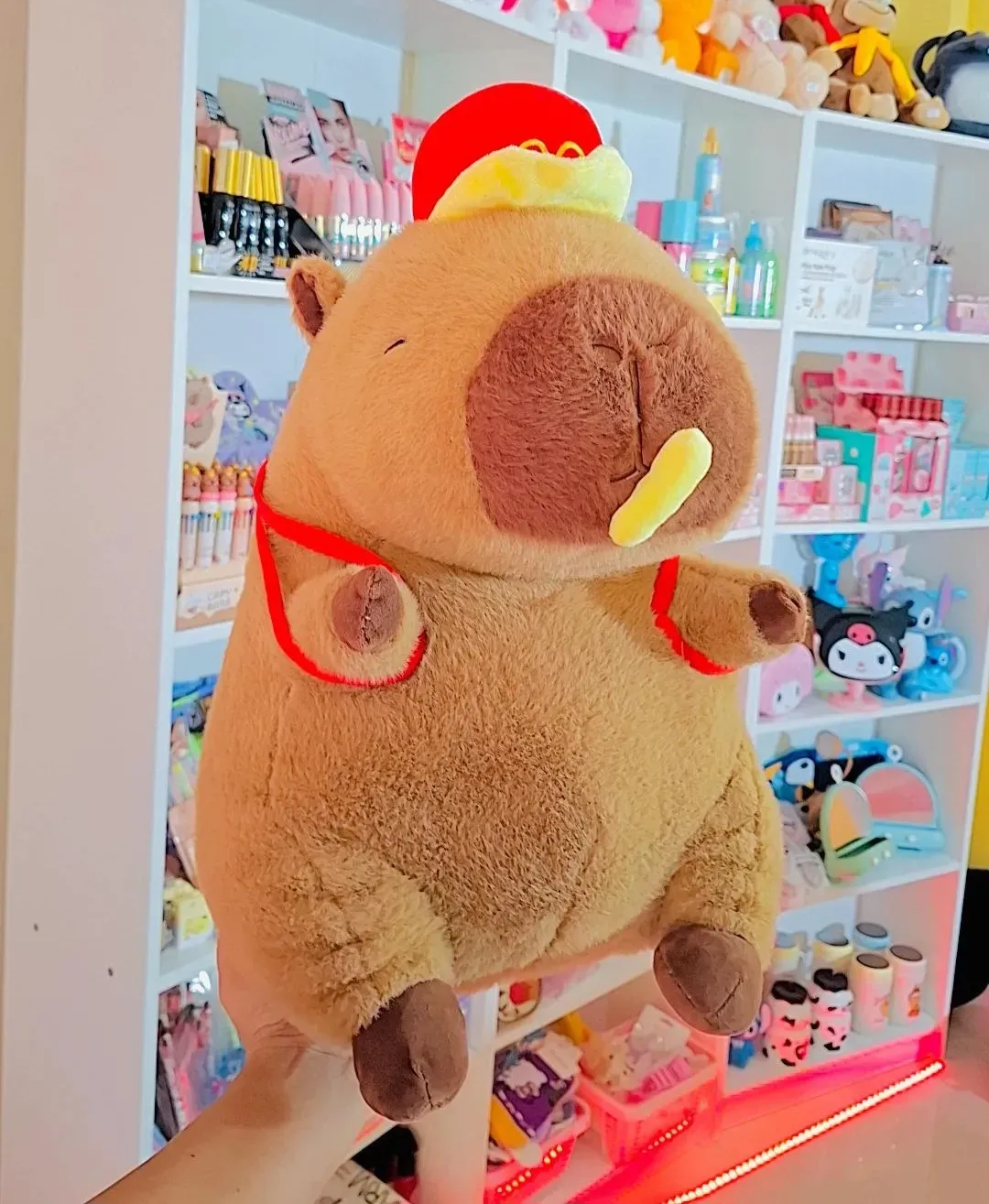 Peluche Capibara McDonald's