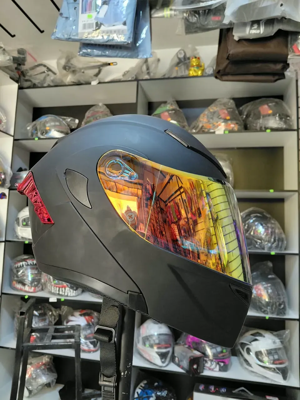 CASCO XTREME NEGRO METE CON ALERON VISOR ROJON DOT TALLA M