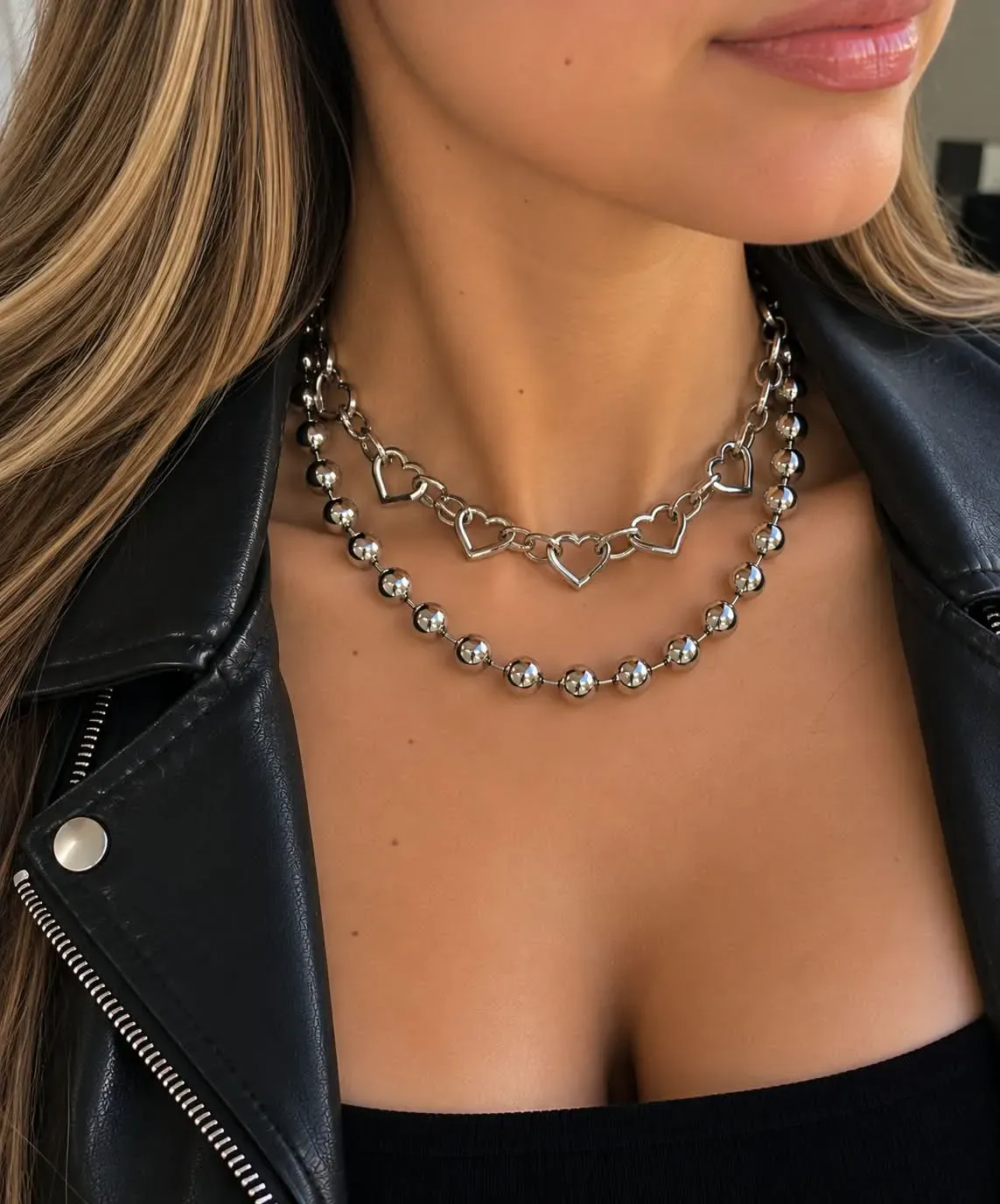 collar de corazones plateado