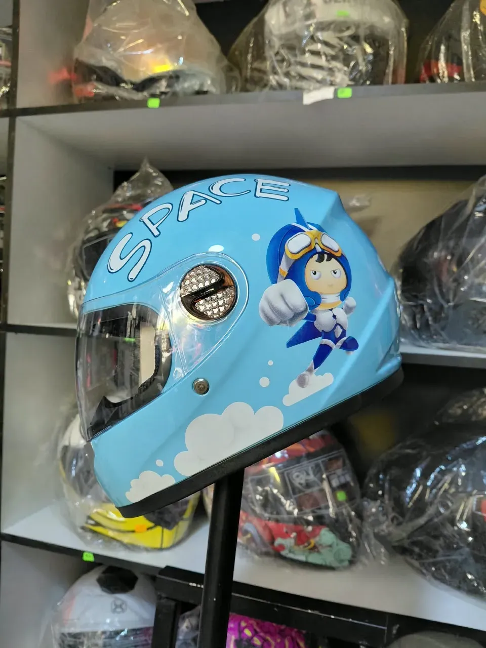 CASCO PARA NÑO COLOR CELESTE SPACE