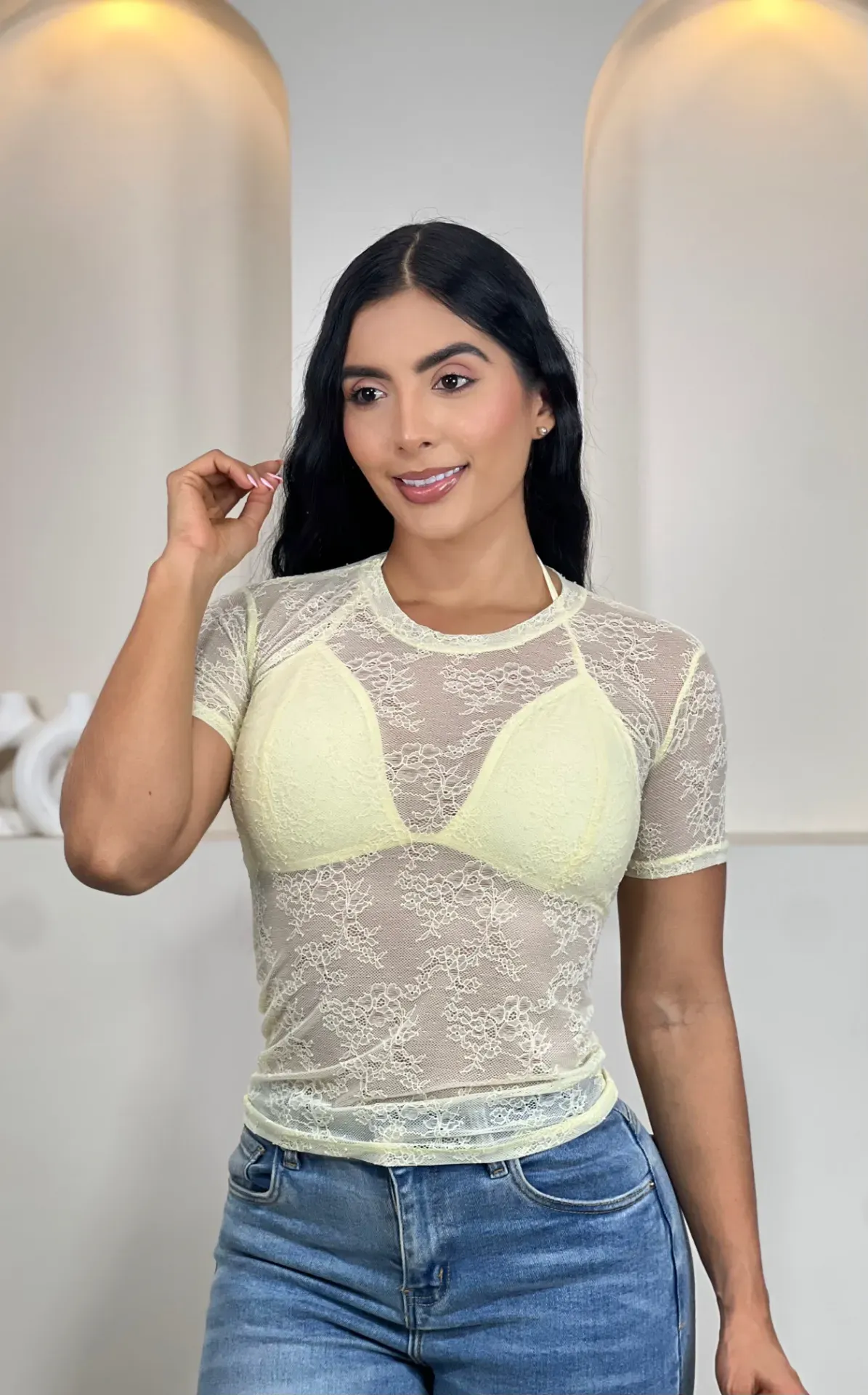 camiseta en blonda