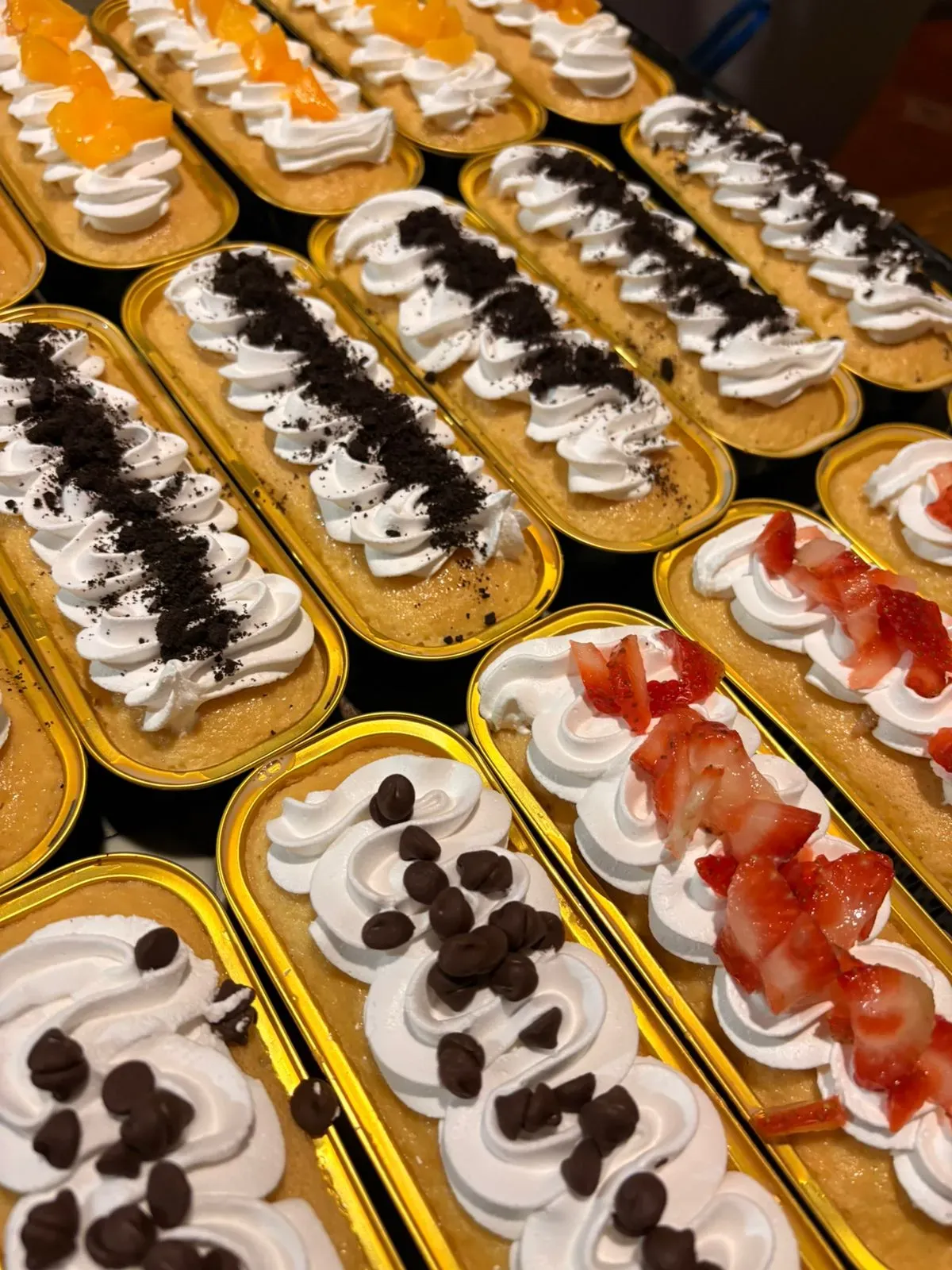 Mojaditos (fresa, durazno, galleta,nuez, chispas de chocolate)