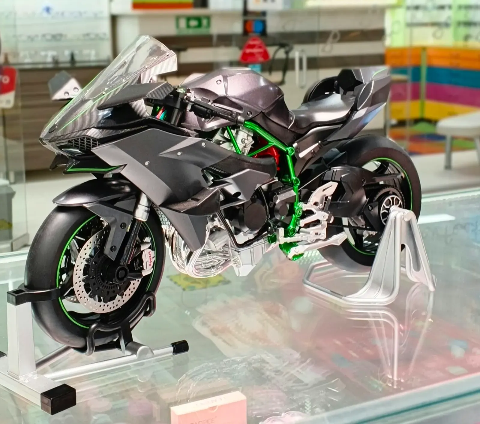 Motocicleta Escala 1.6 Luces, Sonido y Humo