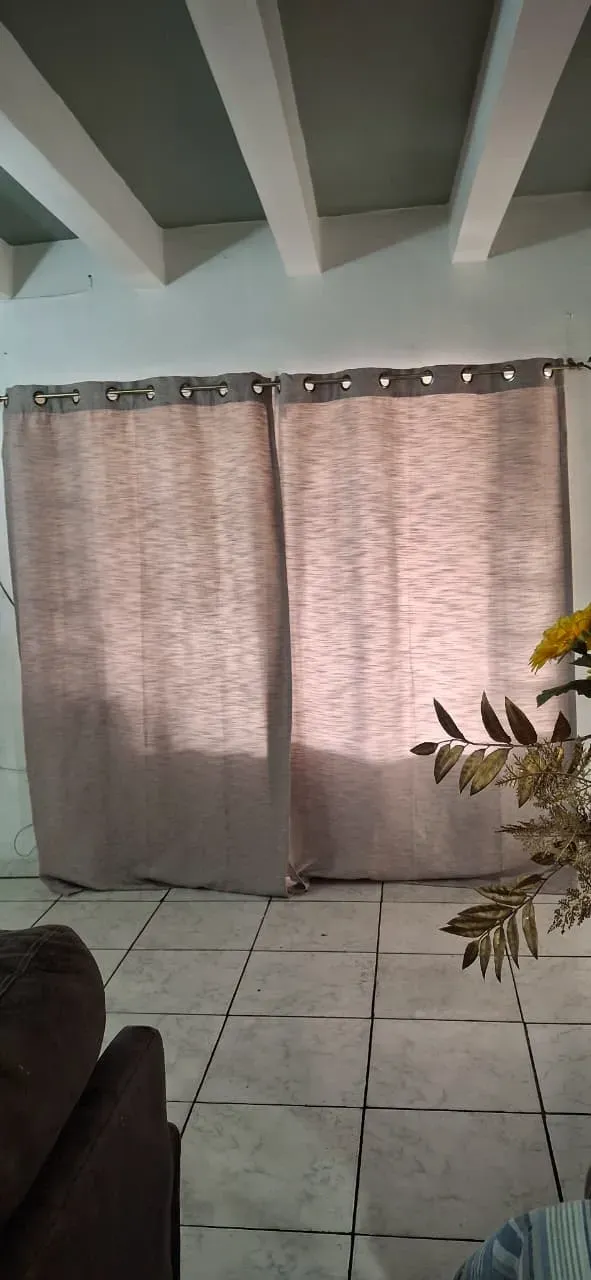 Cortinas americanas nítidas unas nuevas