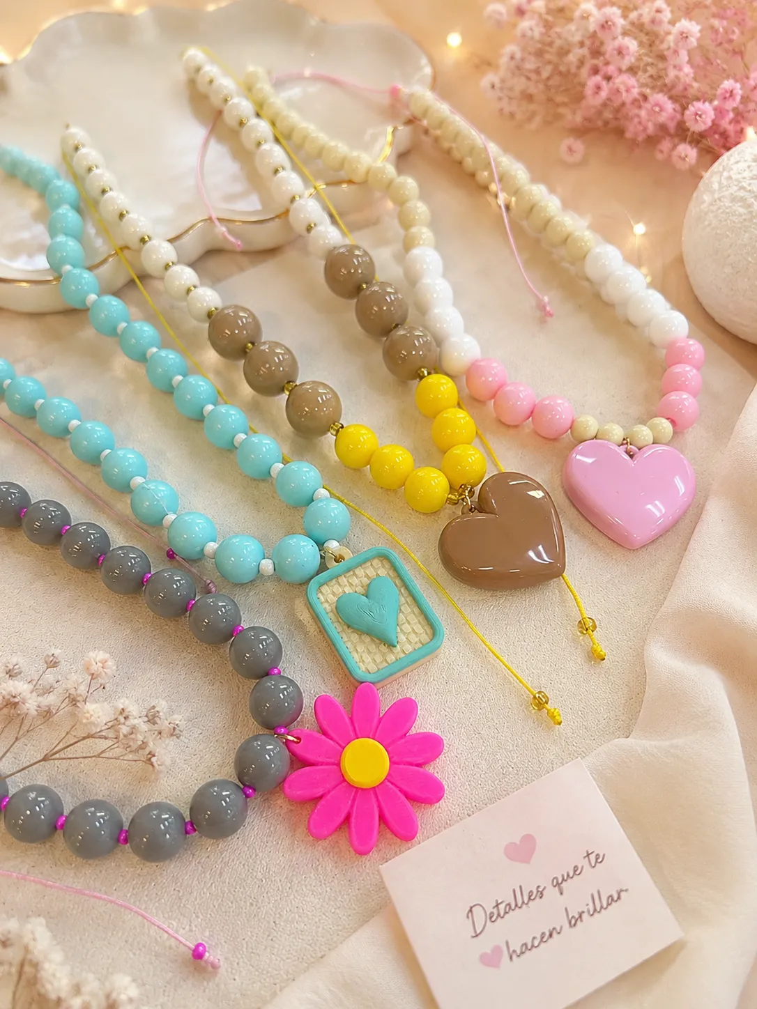 Collar bola chicle