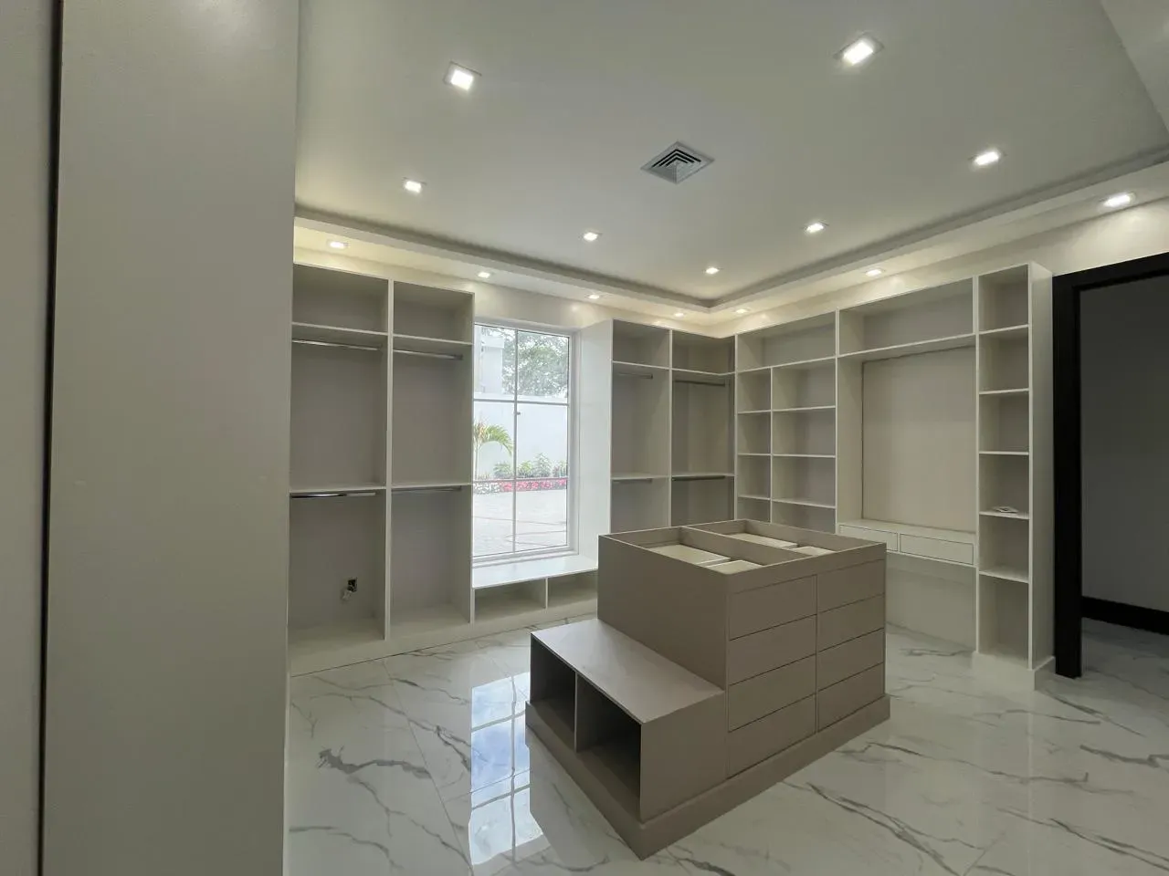 Closet Walk-In "Línea Cedro Imperial"