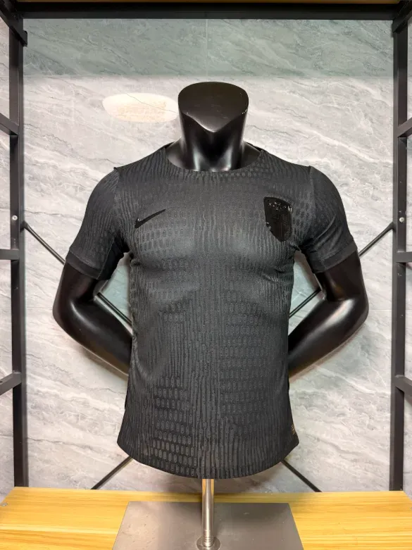 Camiseta negra Noruega 26-27