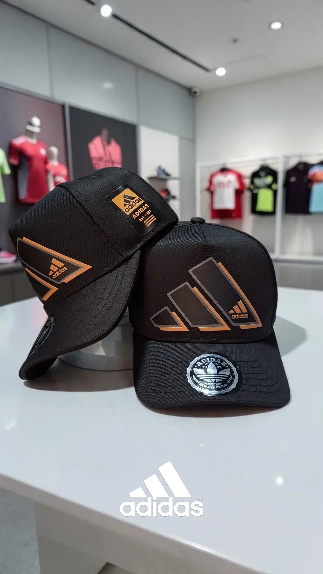 GORRA ADDIDAS NEGRA/NARANJA
