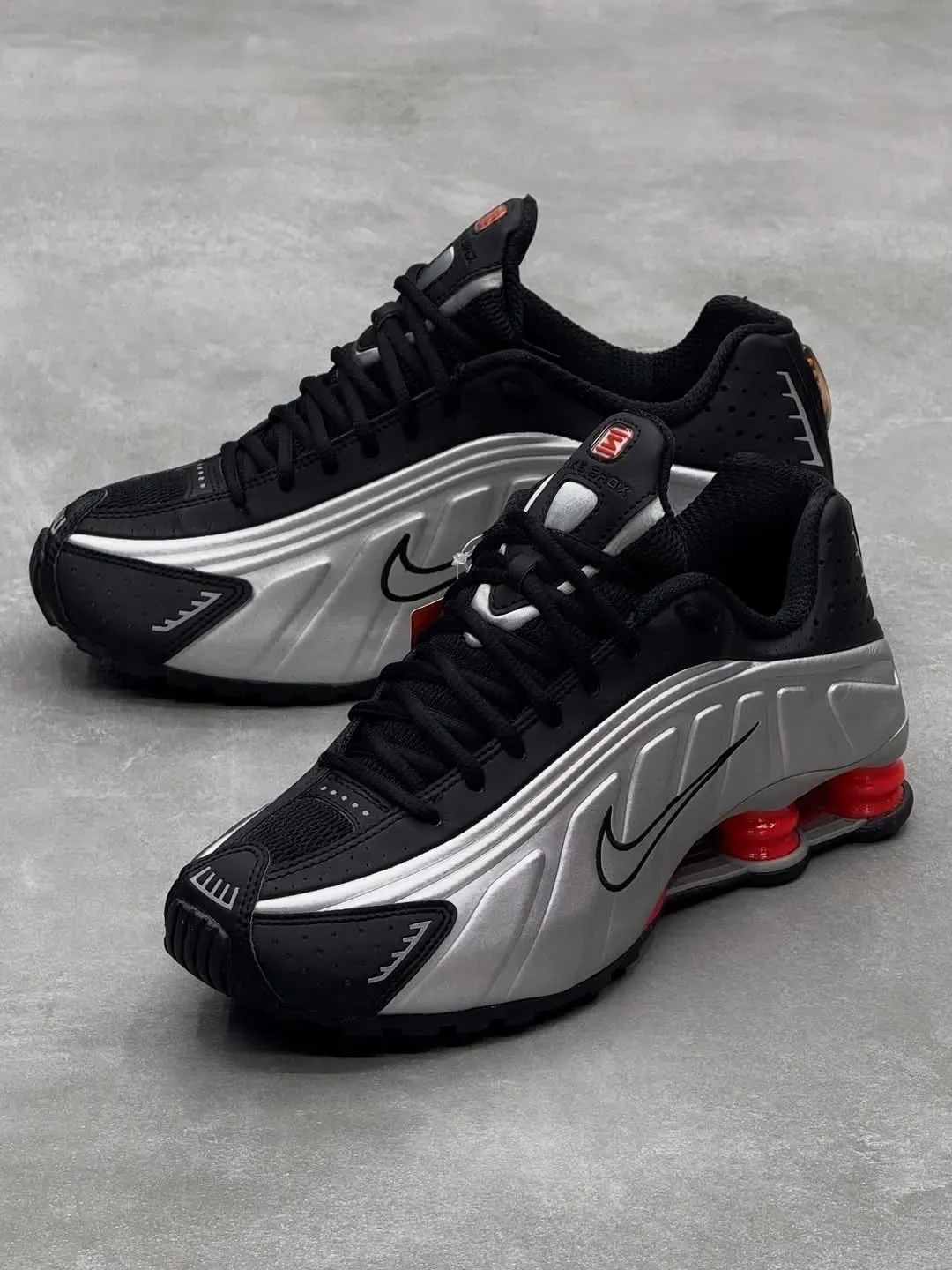 NIKE SHOX R4 MEN