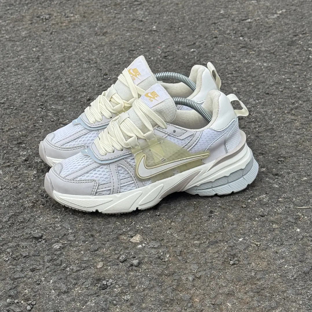 TENIS NIKE V2K